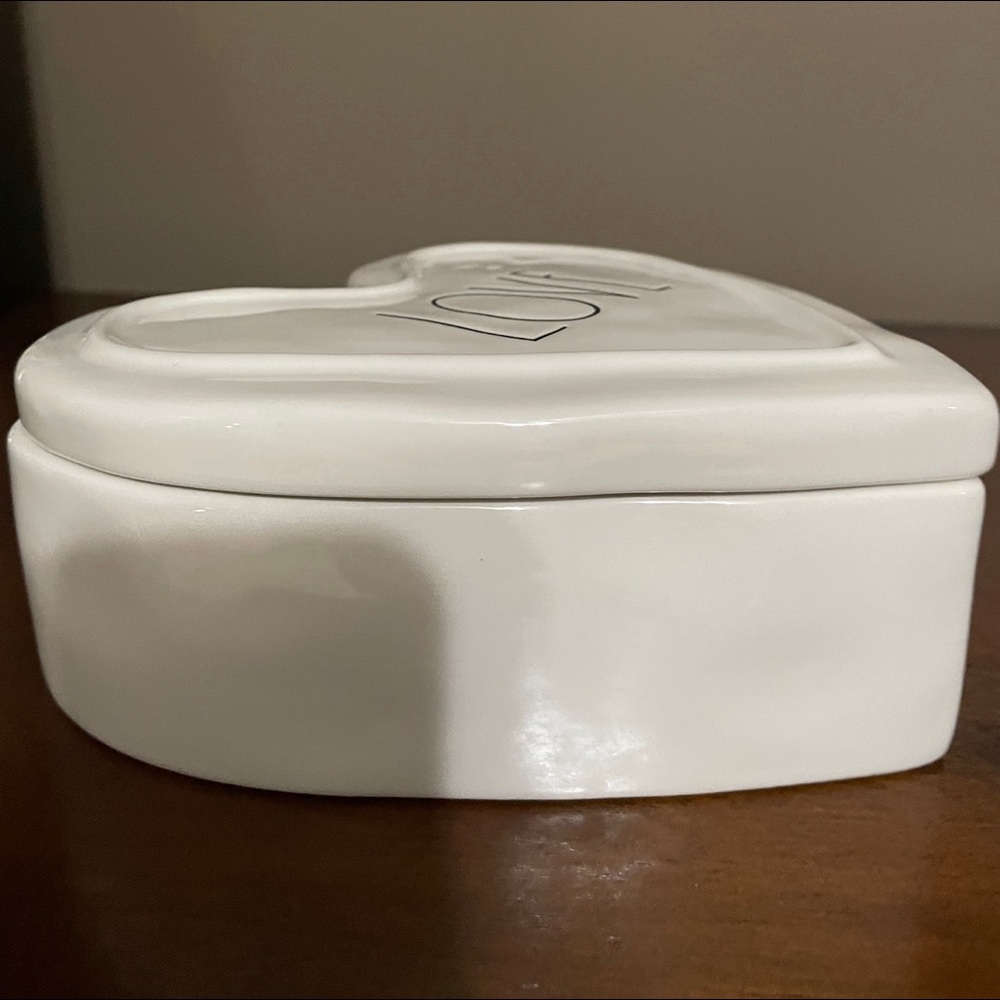 Rae Dunn “LOVE” trinket heart box - Picture 2 of 4
